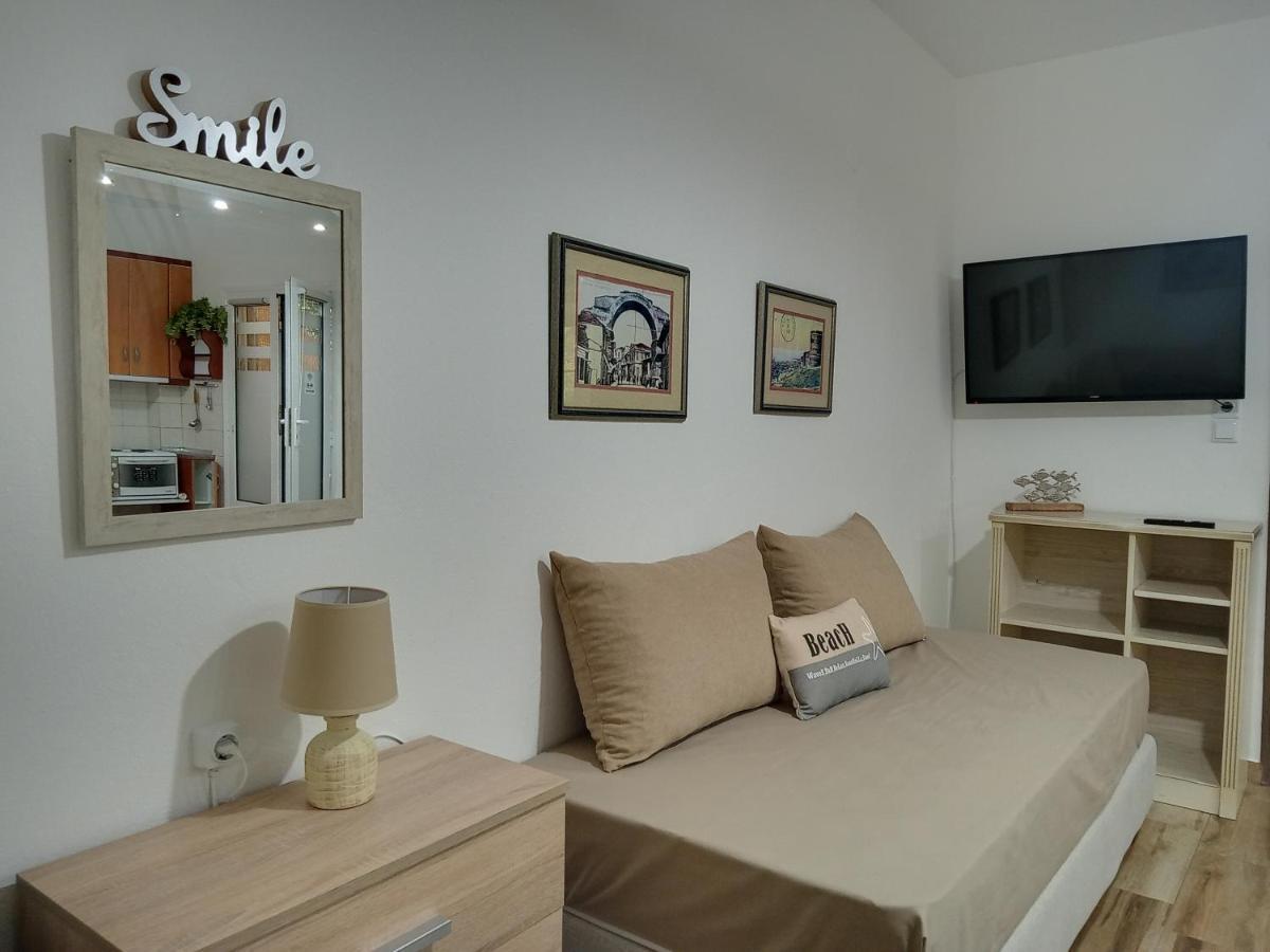 Niki Stavros Comfort Studios Экстерьер фото